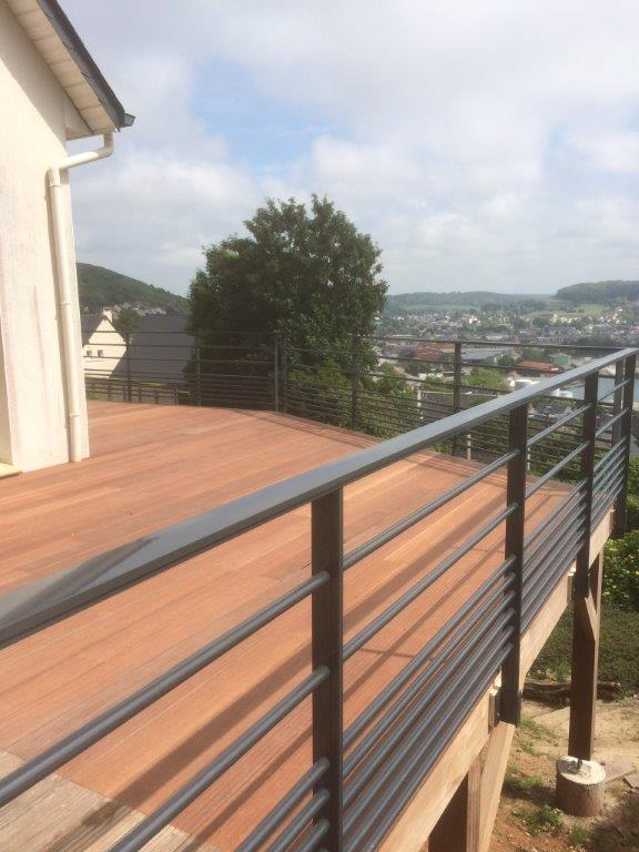 Terrasse en bois - Menuiserie Lateurtre