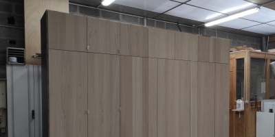 Montage d'un rangement en bois près du Havre