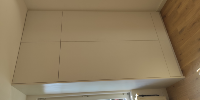 Installation d'un dressing en bois blanc près de Dieppe