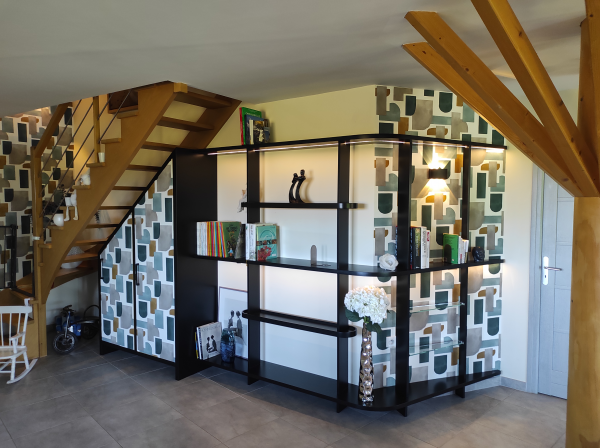 Réalisation d’un meuble sur mesure sous escalier à Paluel