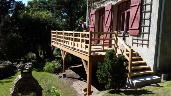 Terrasse et garde corps sur pilotis à VARENGEVILLE